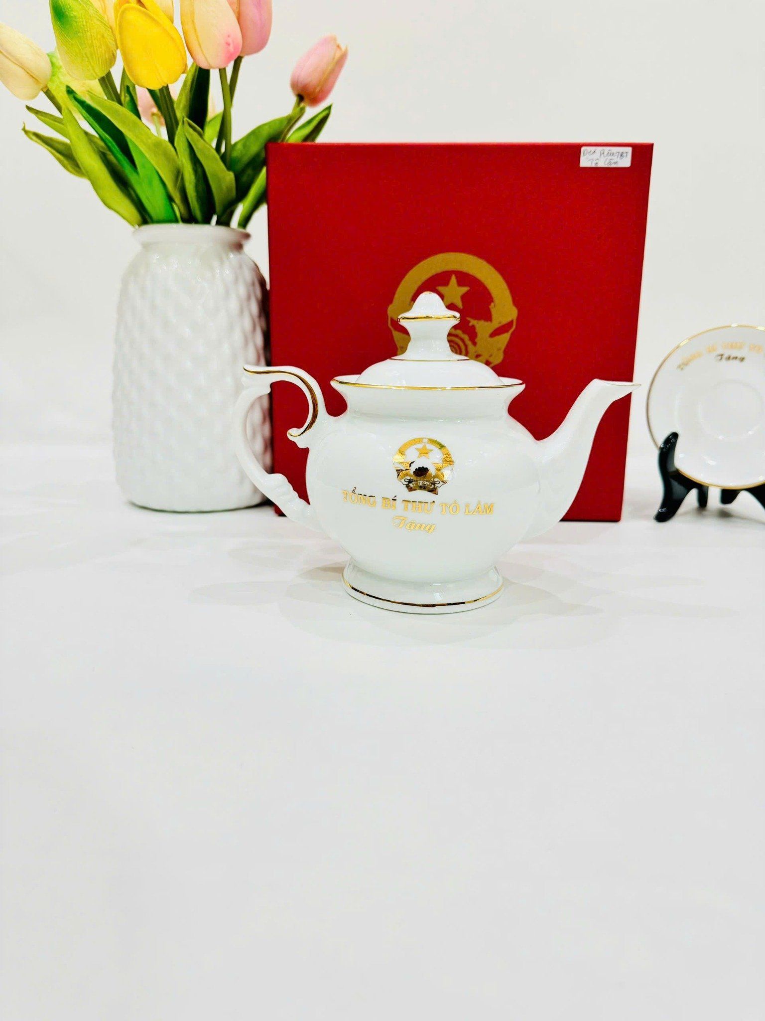  Bộ ấm chén Tổng Bí thư Tô Lâm in logo men ngọc vẽ chỉ vàng BKCEVN-8139 