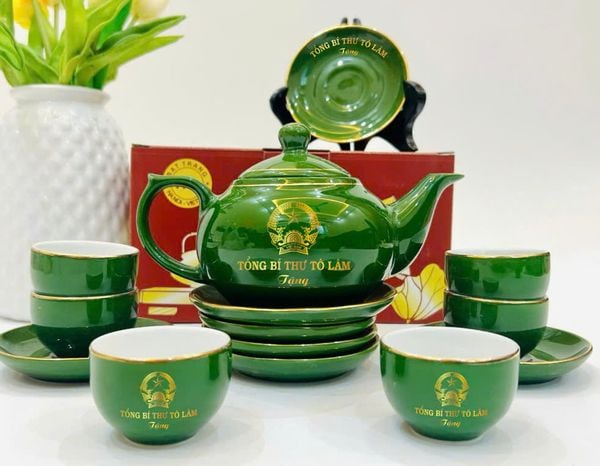  Bộ ấm chén Tổng Bí Thư Tô Lâm men xanh in logo vẽ chỉ vàng 24k BKCEVN-8103 
