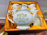  Bộ ấm chén Quốc Hội Việt Nam men sứ vẽ vàng cao cấp BKCEVN-8208 