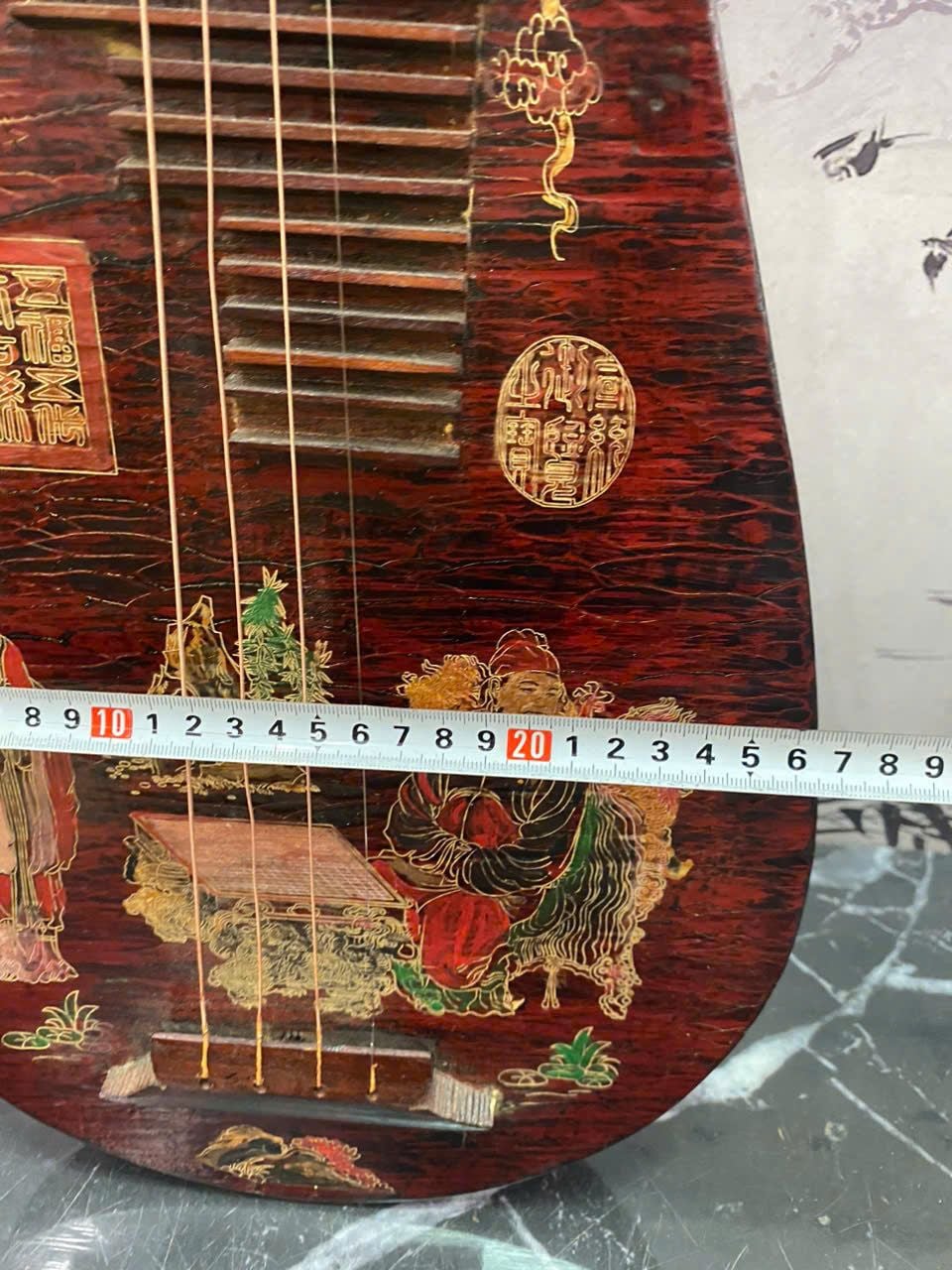  Đàn tỳ bà gỗ xưa họa tiết Quan đánh cờ cổ 