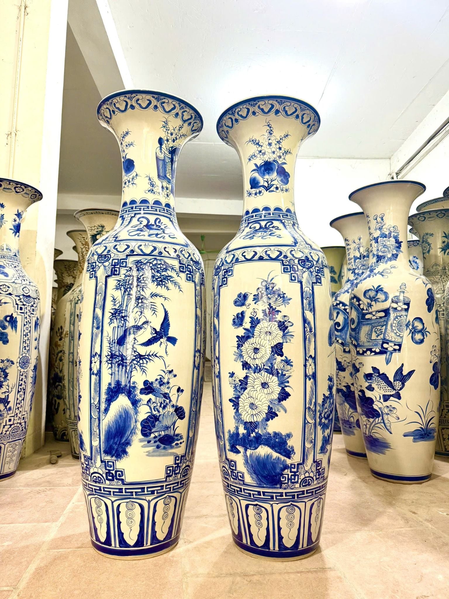  Cặp lục bình men lam tứ cảnh giá rẻ gốm bát tràng Tứ cảnh trắng vẽ kỹ BKCEVN-8248 