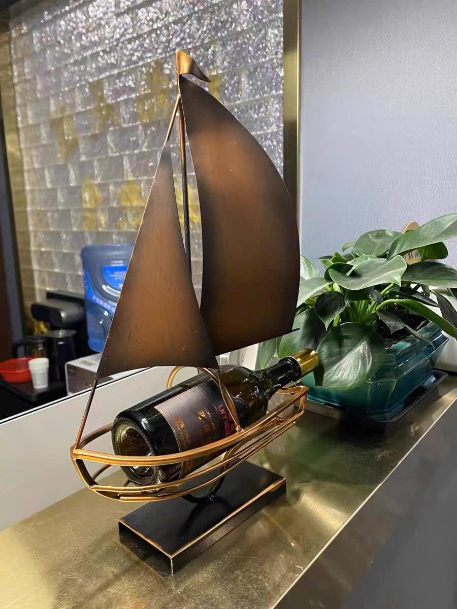  Kệ rượu bằng hợp kim đồng phong cách cổ điển BKMECN-9306 