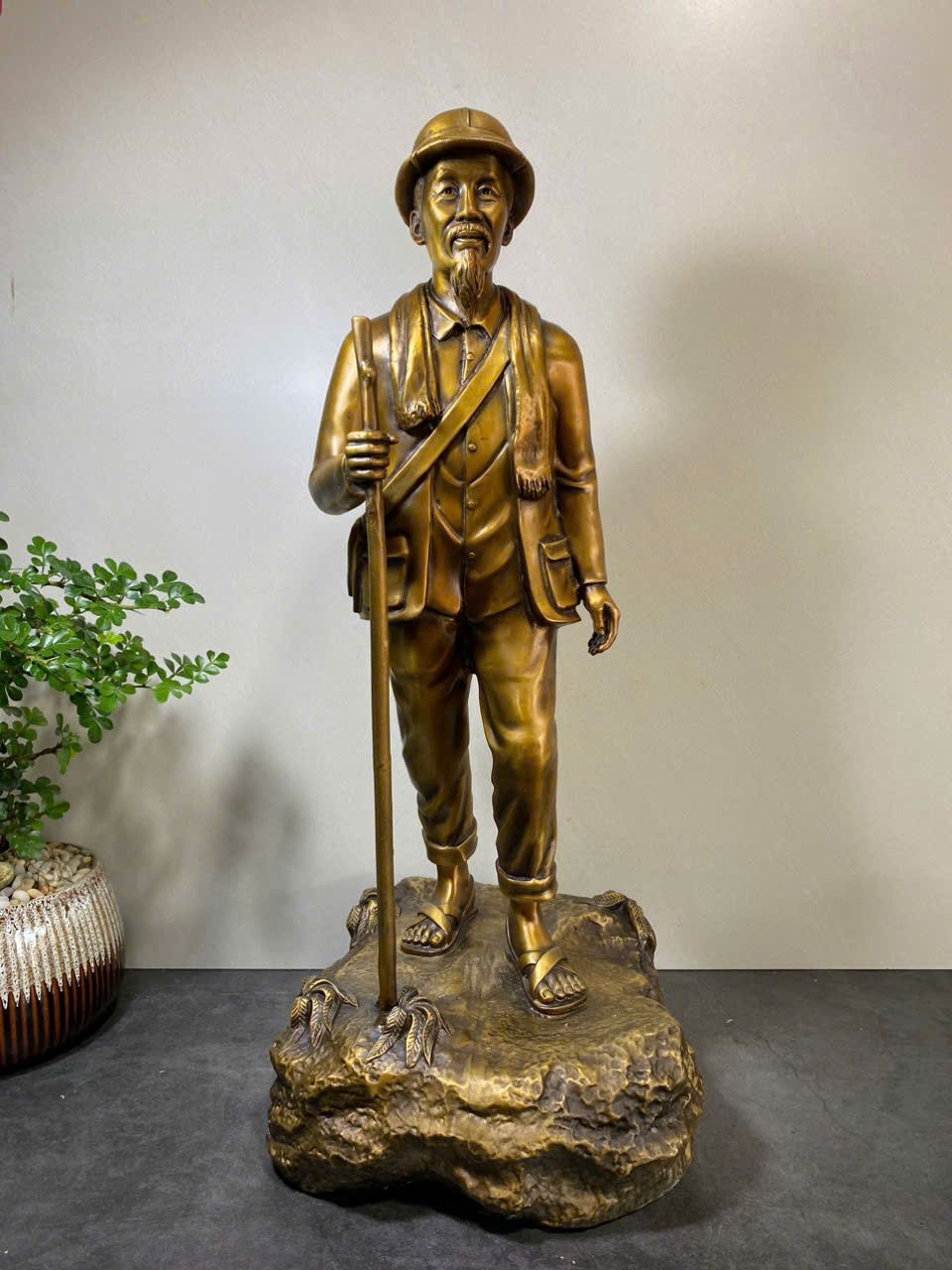  Tượng Bác Hồ Hành Quân BKMECN-9356 