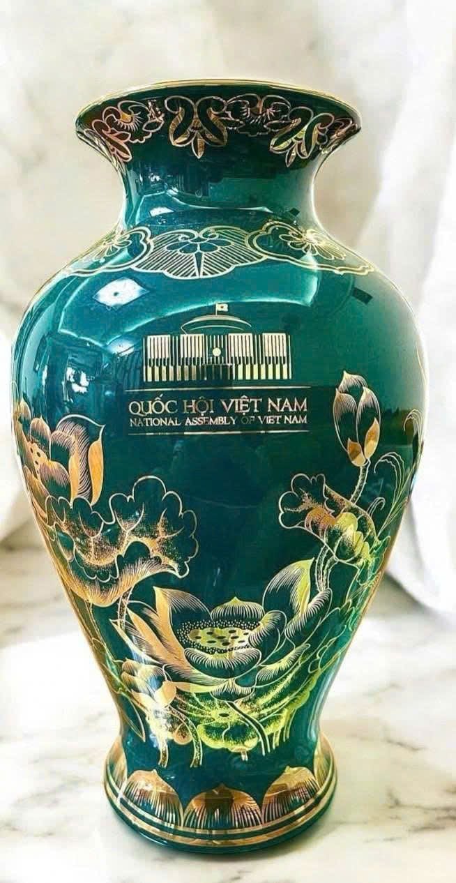  Bình Gốm Quốc Hội Việt Nam Men Xanh Chỉ Vàng BKCEVN-8263 