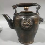  Ấm đồng sưu tầm khắc nổi đầu sư tử BKMECN-9266 