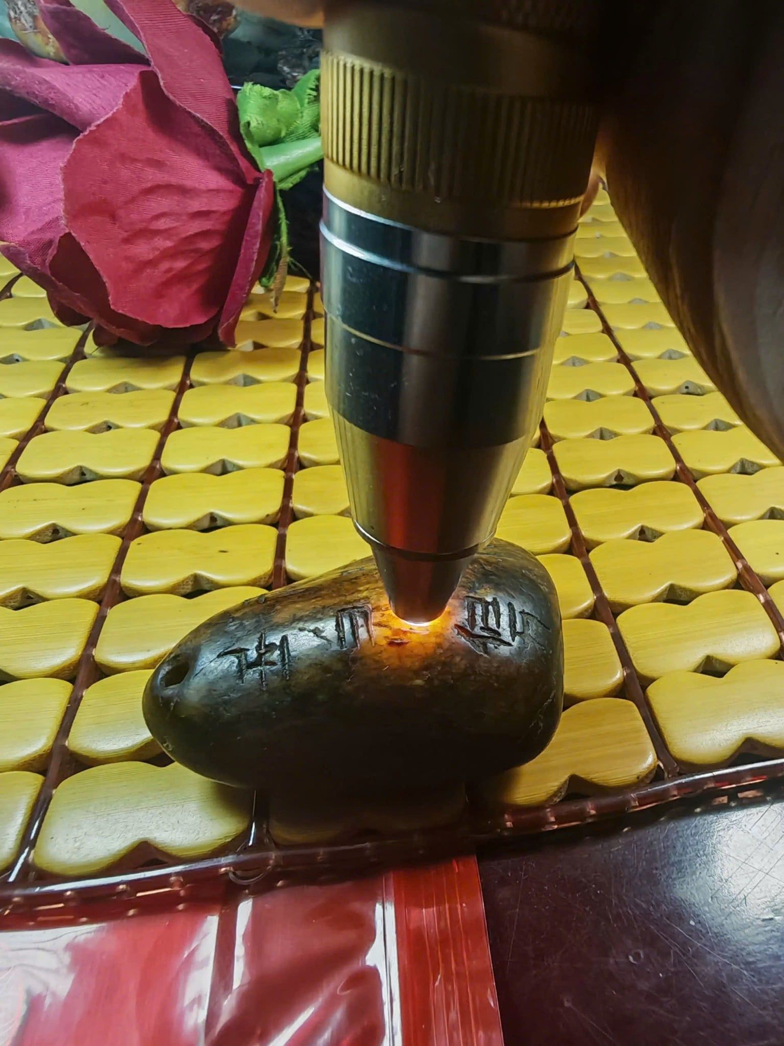  Viên đá khắc cổ văn sưu tầm có thấu quang BKSTCN-9382 