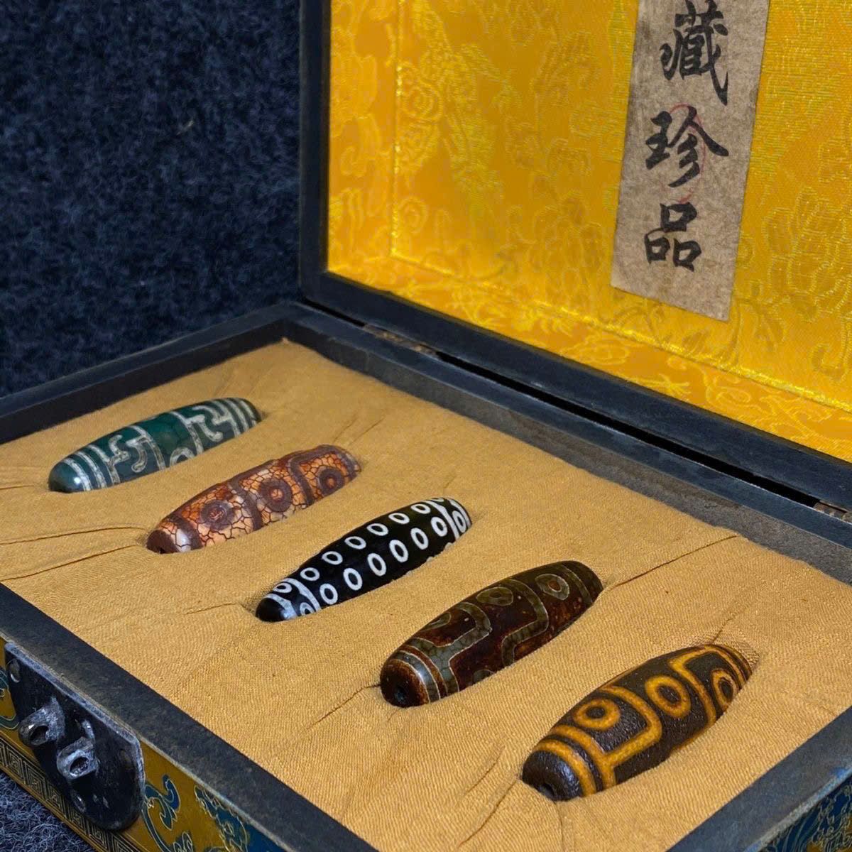  Bộ 5 mặt ngọc Dzi sưu tầm tặng hộp gấm BKSTCN-9390 