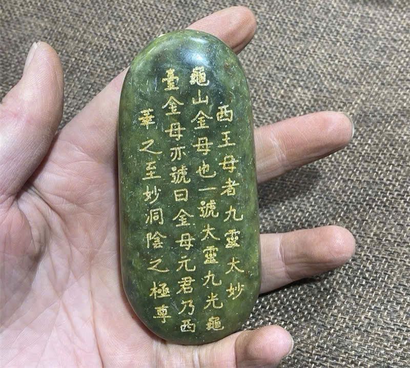  Khối đá hình Quan Âm Bồ Tát ngọc sưu tầm BKSTCN-9398 