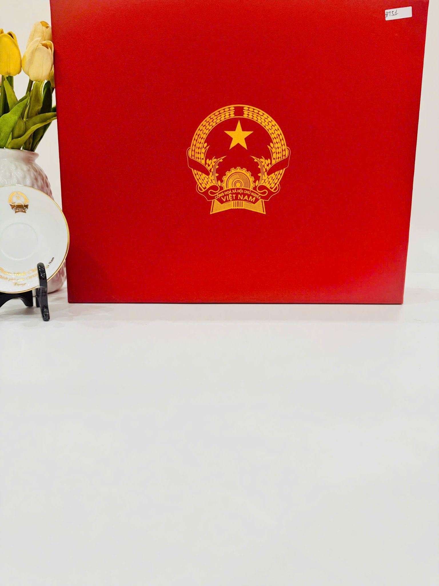  Bộ ấm chén thủ tướng màu trắng 850ml BKCECN-9587 