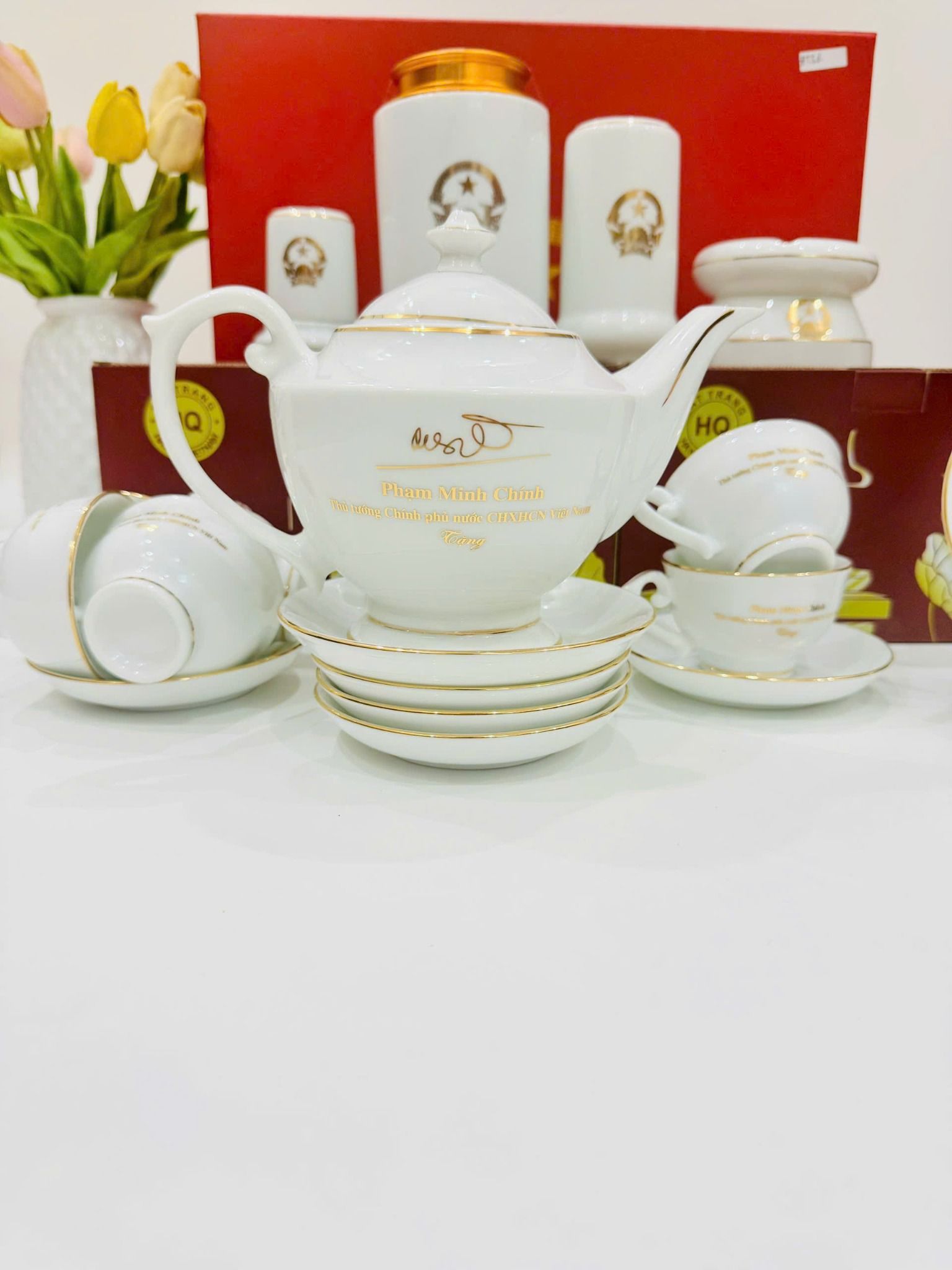  Bộ ấm chén thủ tướng màu trắng 850ml BKCECN-9587 