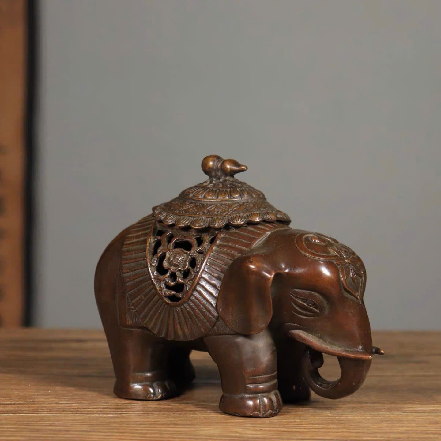  Lư trầm hình Voi decor BKMECN-9612 