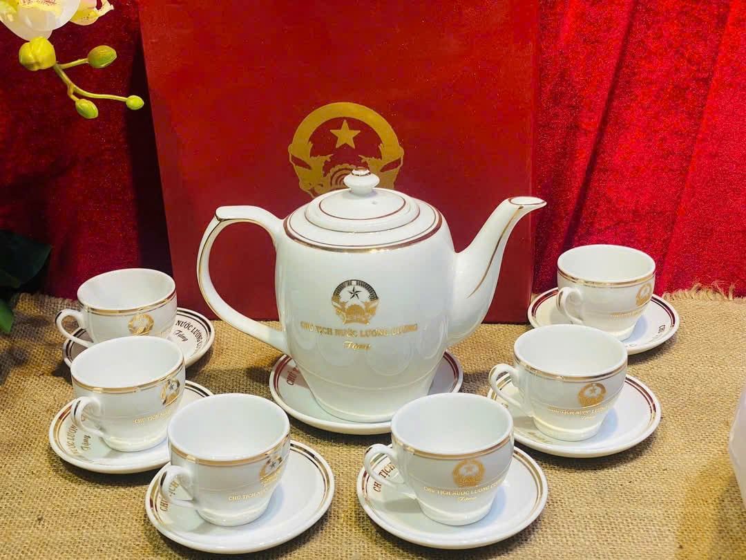  Bộ ấm chén gốm in logo Chủ tịch nước – sứ Bát Tràng BKCECN-9903 