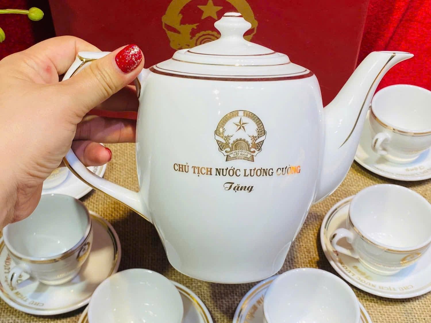  Bộ ấm chén gốm in logo Chủ tịch nước – sứ Bát Tràng BKCECN-9903 