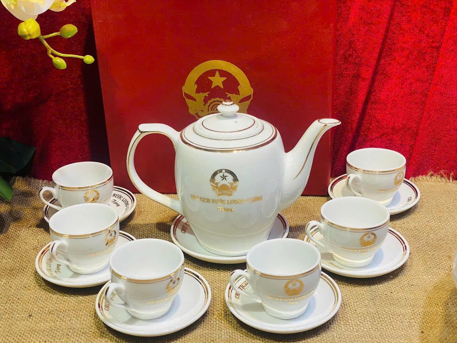  Bộ ấm chén gốm in logo Chủ tịch nước – sứ Bát Tràng BKCECN-9903 