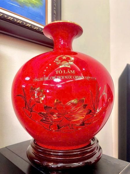  Bình hút lộc in quà tặng gốm sứ Bát Tràng chữ Văn Phòng Chính Phủ màu đỏ  BKCECN-10022 