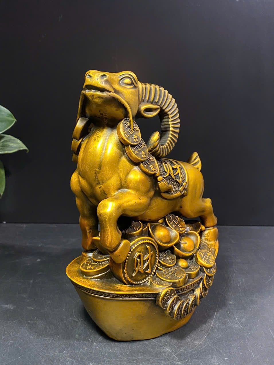  Sơn Dương vàng bằng đồng BKMECN-9654 