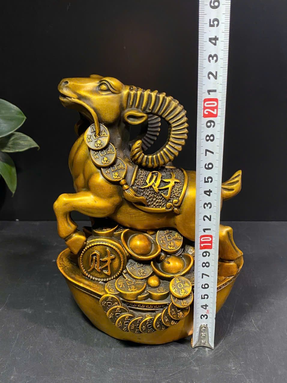  Sơn Dương vàng bằng đồng BKMECN-9654 