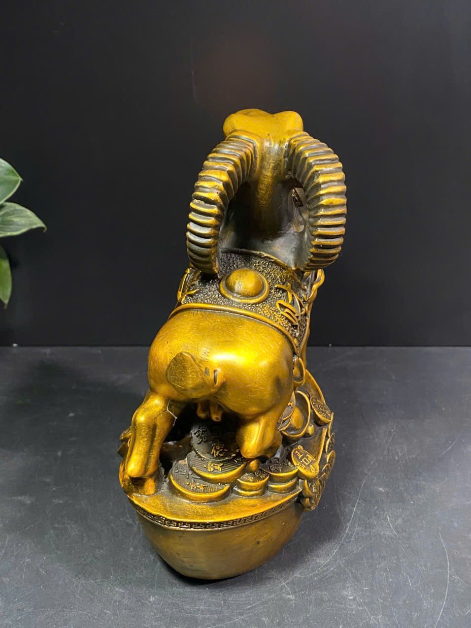  Sơn Dương vàng bằng đồng BKMECN-9654 