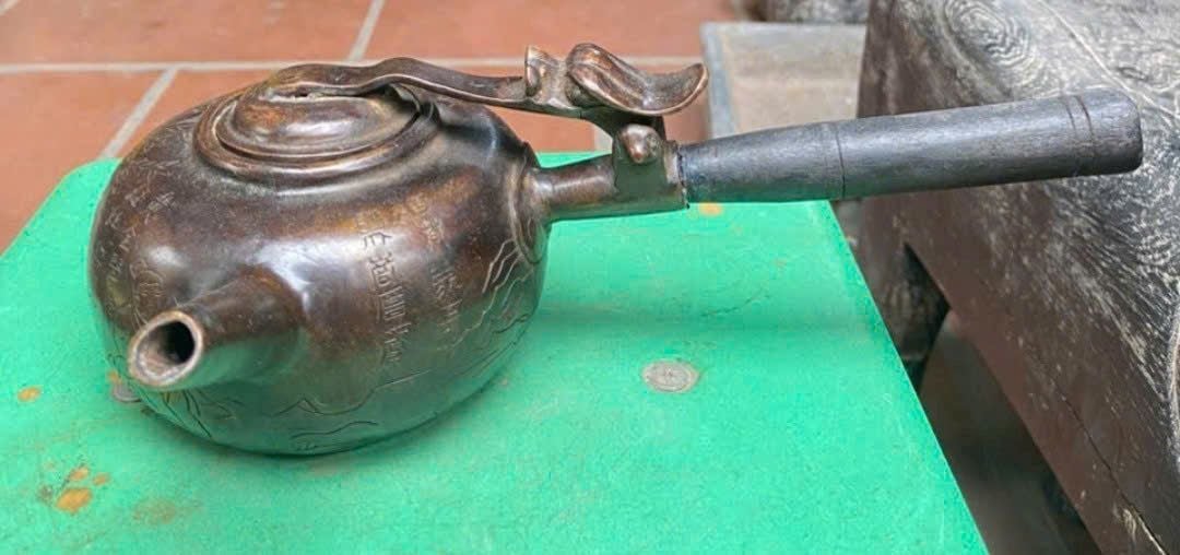  Ấm đồng đỏ cũ chạm tích Tam Đa Phúc Lộc Thọ BKMECN-9677 
