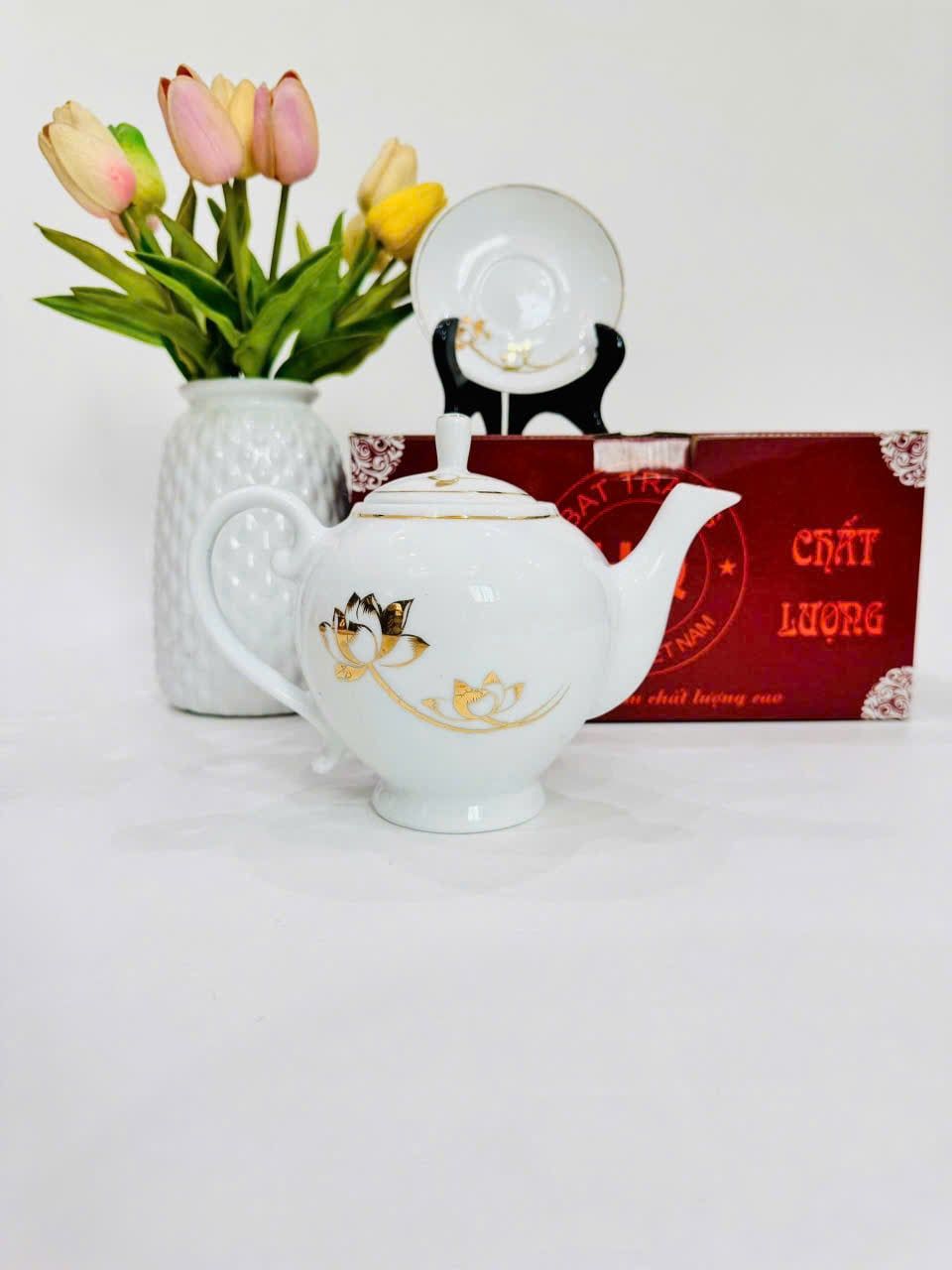  Bộ ấm chén sứ trắng Bát Tràng hoa sen vàng kim BKCECN-10110 
