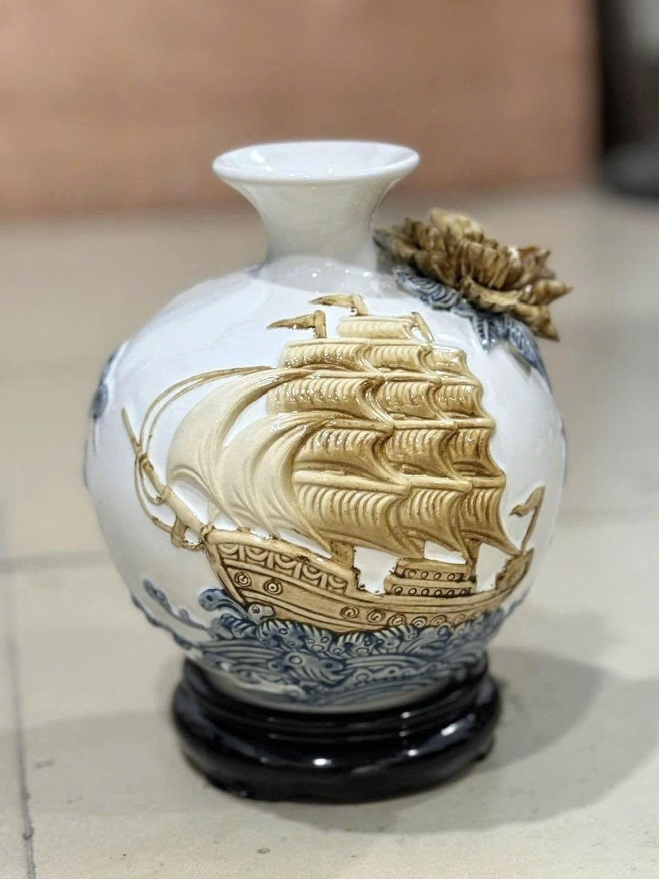  Bình Hút Lộc “Thuận Buồm Xuôi Gió” đắp nổi hoa men màu Bát Tràng BKCECN-10154 