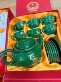  Bộ ấm chén Tổng Bí thư – Chủ tịch nước Tô Lâm Bát Tràng màu xanh vẽ vàng 24K BKCECN-10187 