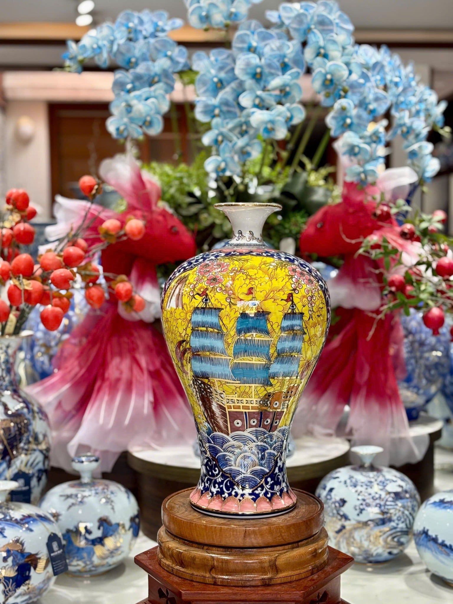  Bảo bình Bát Tràng vẽ vàng cao cấp trang trí Tết BKCECN-10201 