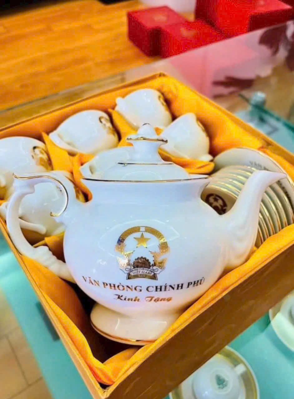  Bộ ấm chén Văn phòng Chính phủ màu trắng BKCECN-10203 