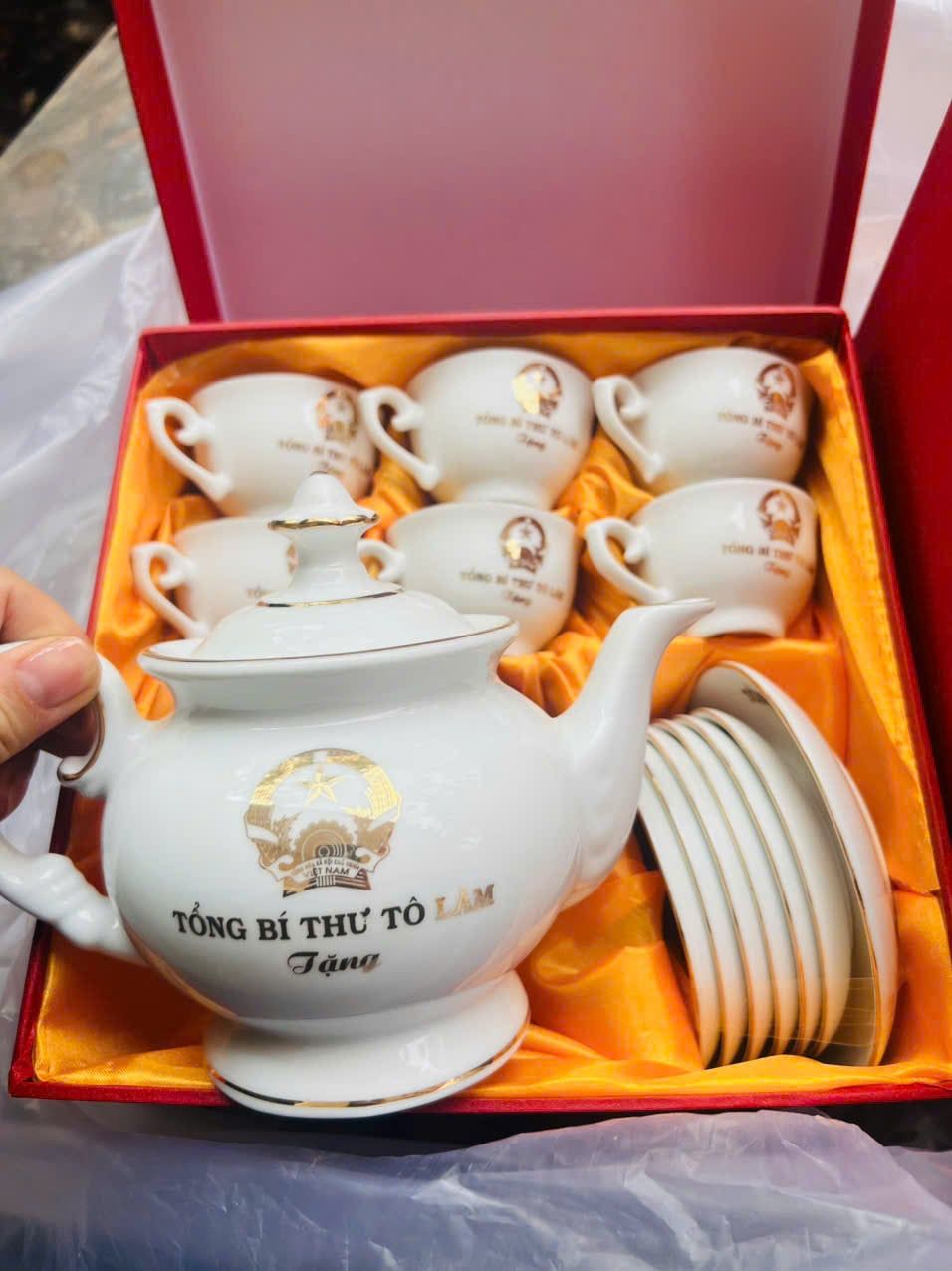  Bộ ấm chén Bát Tràng in hình Tổng Bí thư Tô Lâm BKCECN-10219 