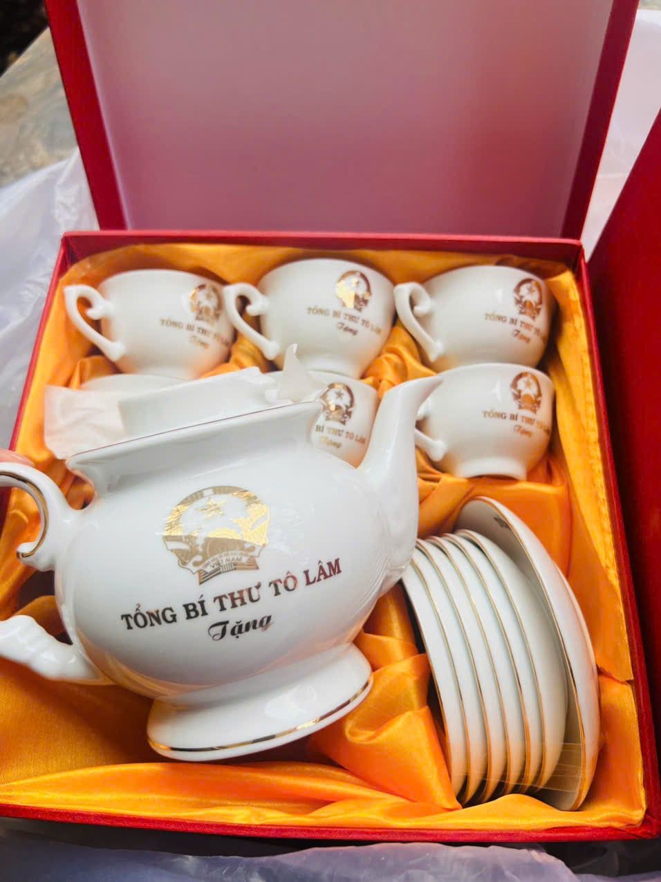  Bộ ấm chén Bát Tràng in hình Tổng Bí thư Tô Lâm BKCECN-10219 