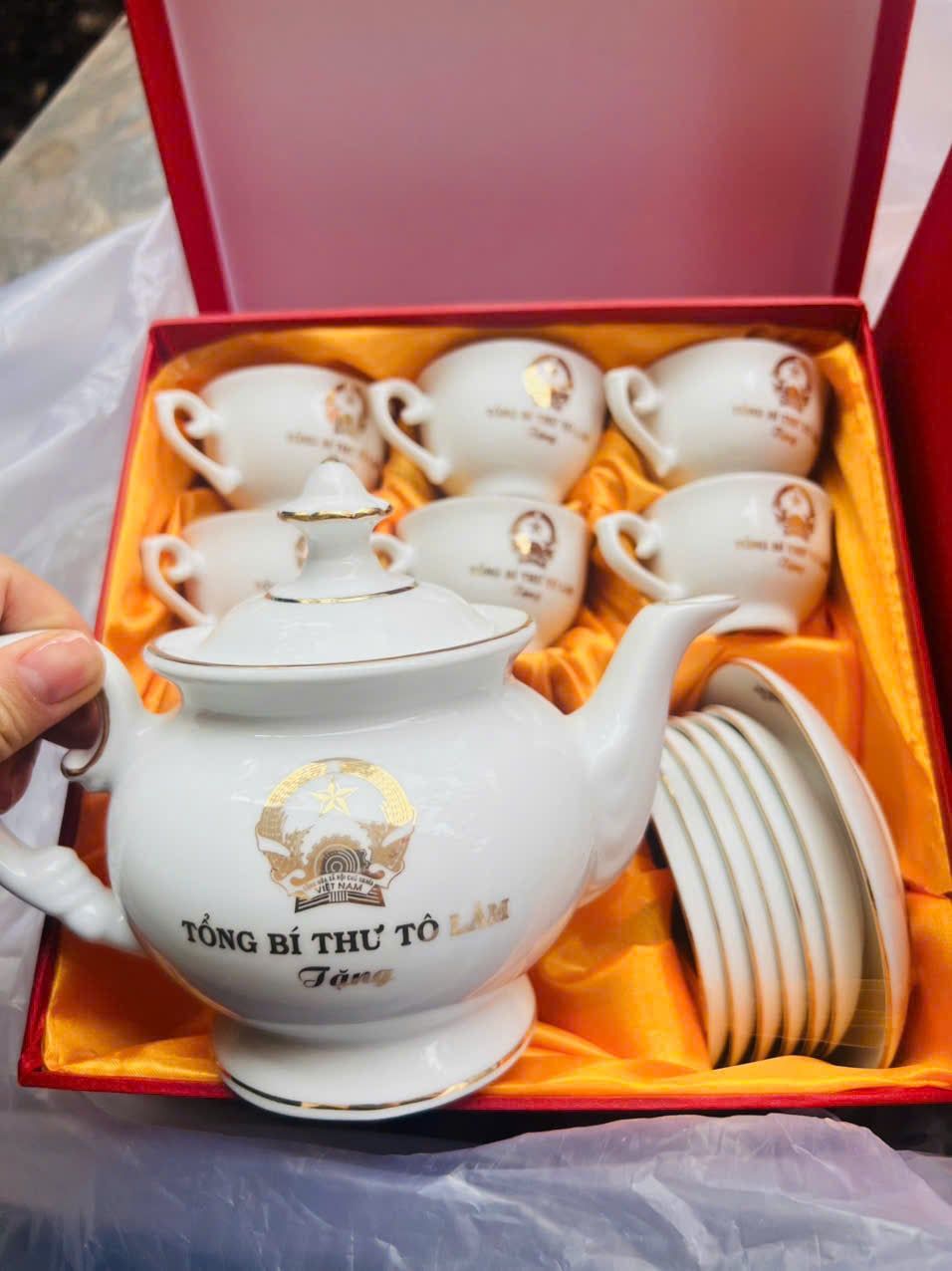  Bộ ấm chén Bát Tràng in hình Tổng Bí thư Tô Lâm BKCECN-10219 