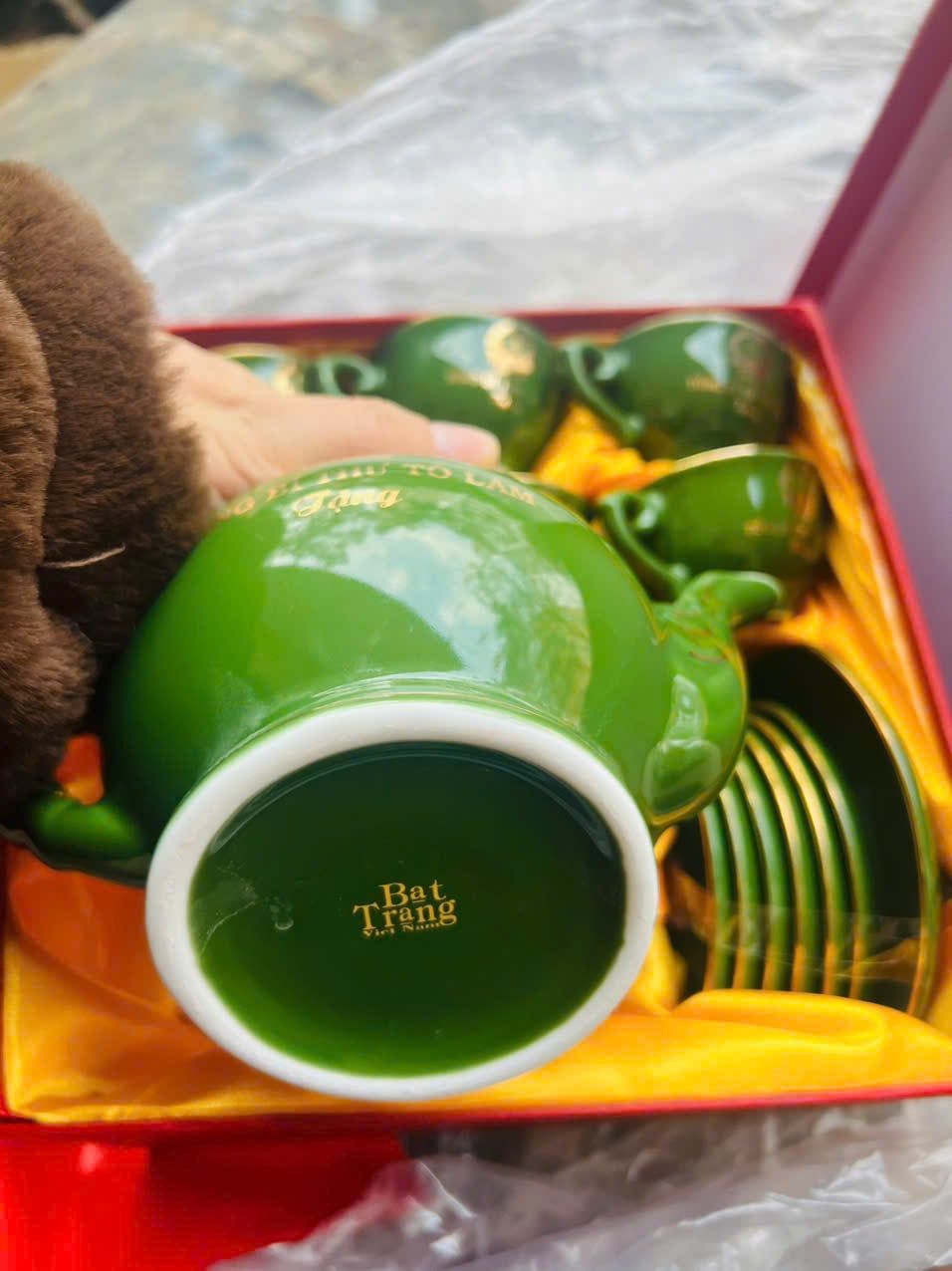  Ấm chén Tổng Bí Thư Tô Lâm màu xanh men ngọc vẽ vàng BKCECN-10220 