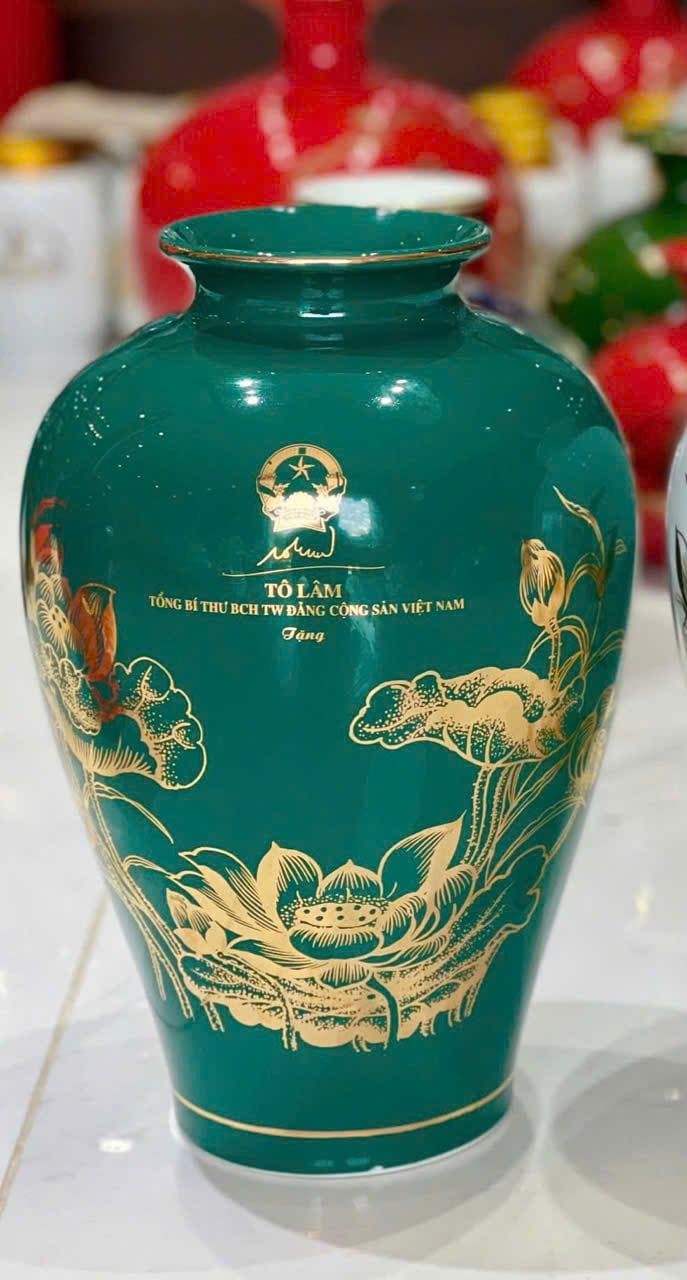  Bình gốm Tổng Bí thư Tô Lâm men xanh lục vẽ vàng 24K BKCECN-10225 