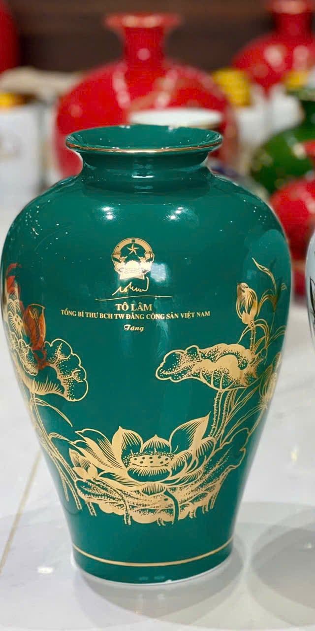  Bình gốm Tổng Bí thư Tô Lâm men xanh lục vẽ vàng 24K BKCECN-10225 