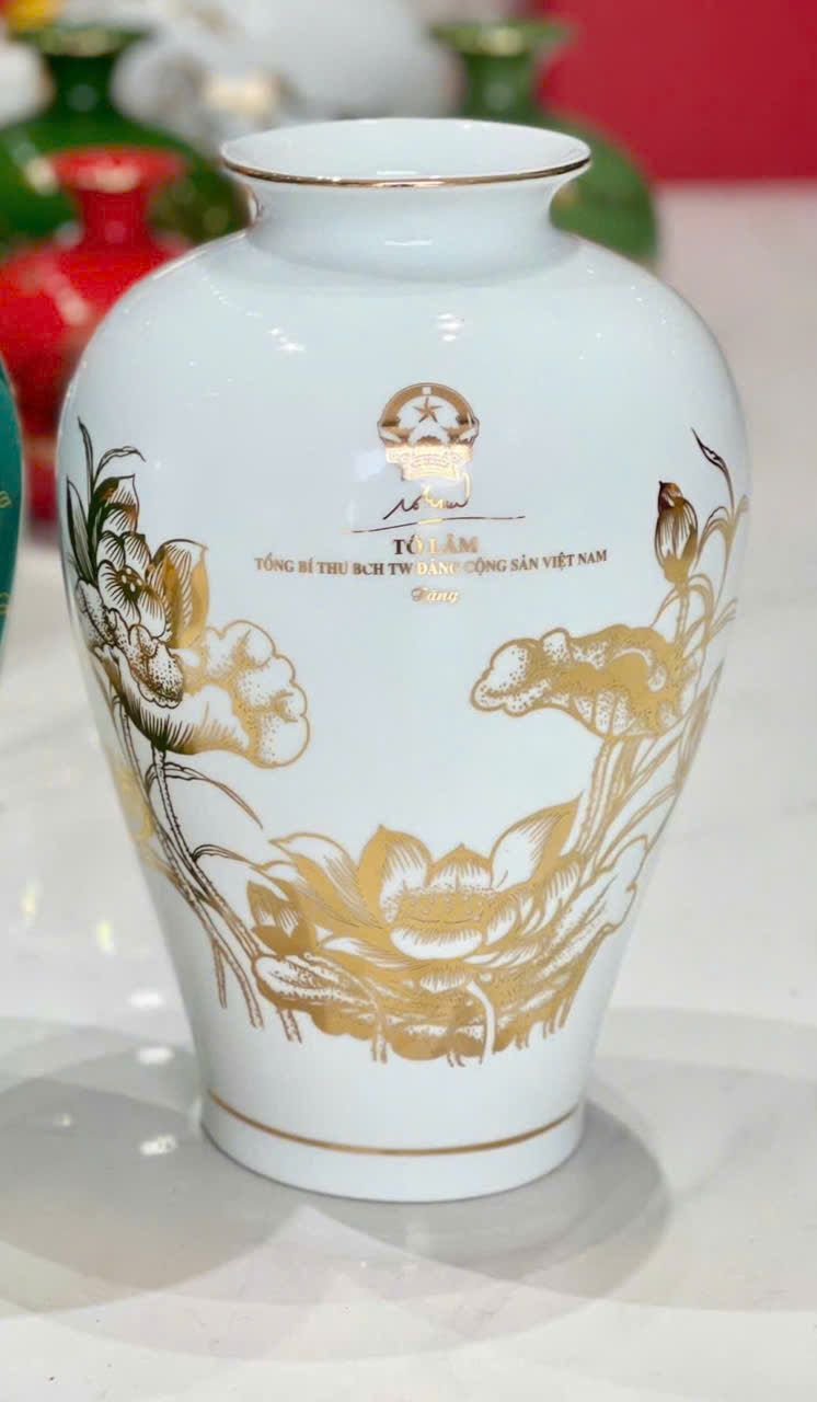  Bình gốm in logo Chủ tịch nước Tô Lâm vẽ vàng 24k BKCEVN-8105 