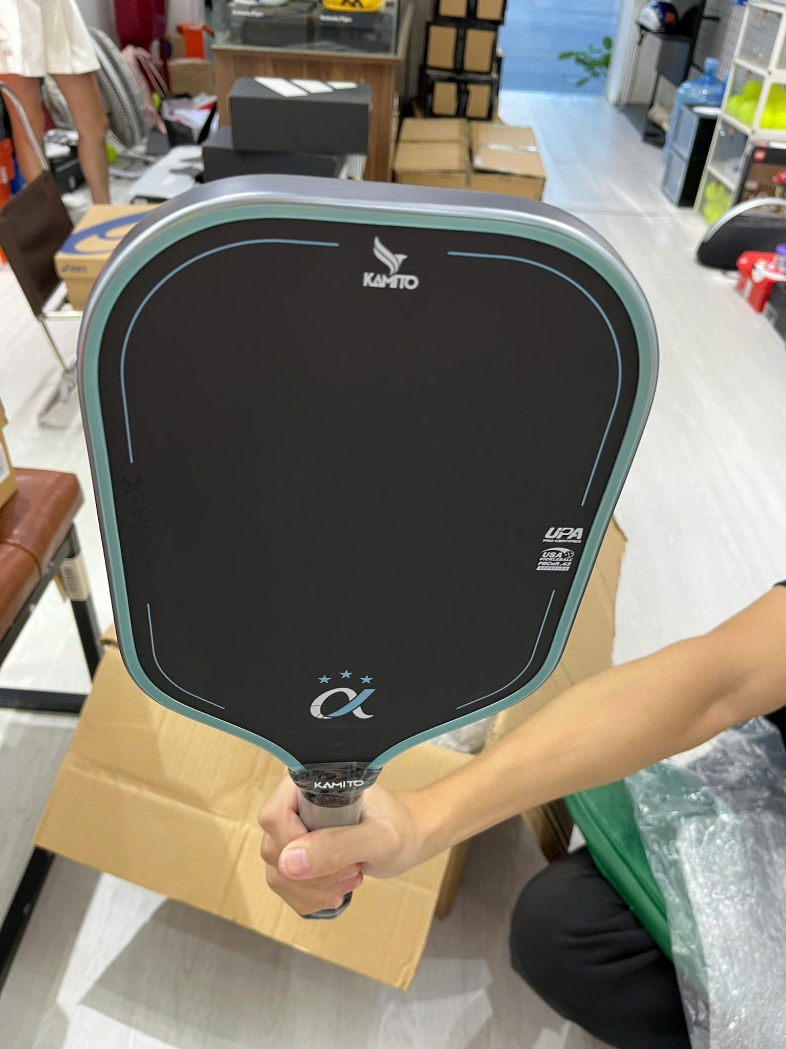  Vợt Pickleball Kamito Alpha X 3 Sao Triple Star x Lý Hoàng Nam màu Bạc 