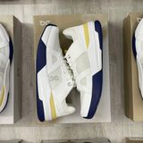  Giày On Roger Clubhouse Pro ‘White and Currant’ 3YE10014013 