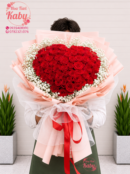 BÓ HOA 65 BÔNG HỒNG ĐỎ HÌNH TRÁI TIM