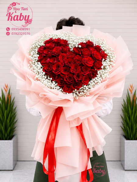 BÓ HOA 60 BÔNG HỒNG ĐỎ HÌNH TRÁI TIM