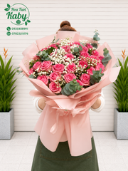 BÓ HOA HỒNG DÂU TRÒN MIX BABY VÀ LÁ BẠC
