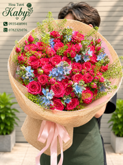 Bó Hoa Hồng Sophia Crimson Blue Whisper