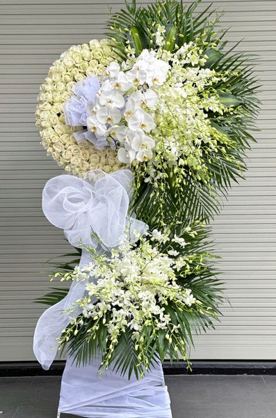 Kệ Hoa Viếng Ý Nghĩa – Sẻ Chia Nỗi Đau