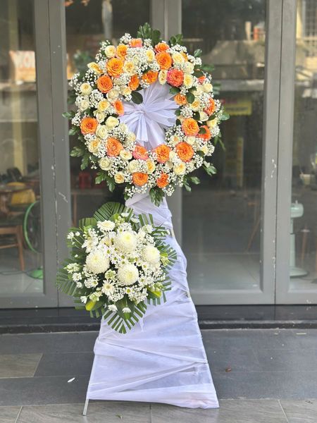 Vòng Hoa Vàng Cam Nhẹ Nhàng – Sự Ra Đi Thanh Thản