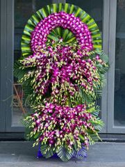 Vòng Hoa Lan Tím “Phúng Điếu Tịnh Tâm”