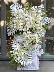 Vòng Hoa Chia Buồn Lan Trắng Cao Cấp Sang Trọng TPHCM