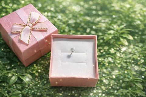 KHUYÊN MŨI VÀNG TRẮNG KIM CƯƠNG 2 LY