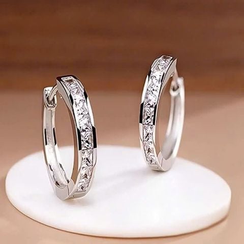 Khuyên nam Bạc Ý chiếc