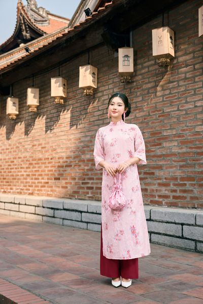  Áo dài Yên Hoa vải tơ thêu họa tiết Mạc Thủy dáng suông (Giá chưa kèm quần) 