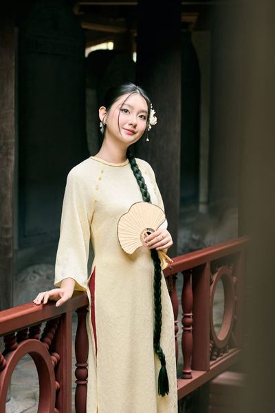  Áo Dài nữ Diễm Đào vải lụa vân mềm mại dáng tay lỡ cúc hoa 