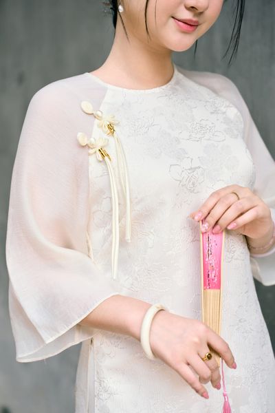  Áo dài Diệu An chất gấm hoa sang trọng khóa kéo lệ sau (Giá chưa kèm quần) 